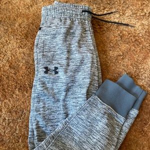 Youth medium UA joggers